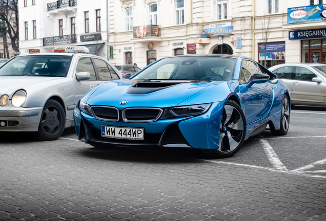 BMW i8