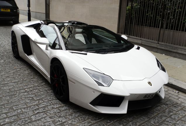 Lamborghini Aventador LP700-4 Roadster