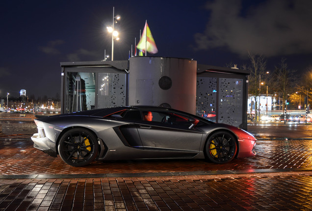 Lamborghini Aventador LP700-4 Roadster