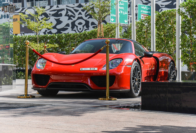 Porsche 918 Spyder Weissach Package