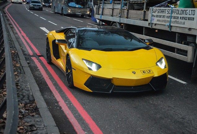 Lamborghini Aventador LP700-4