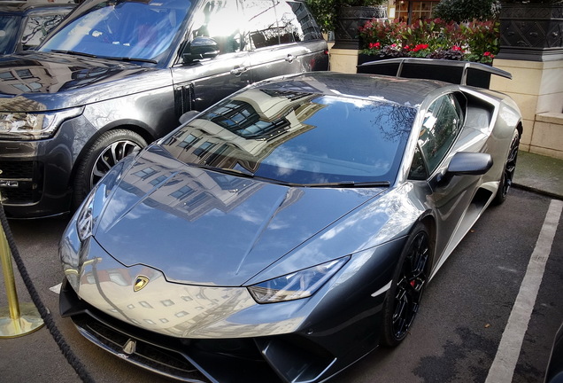 Lamborghini Huracán LP640-4 Performante