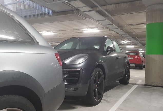 Porsche 95B Macan GTS