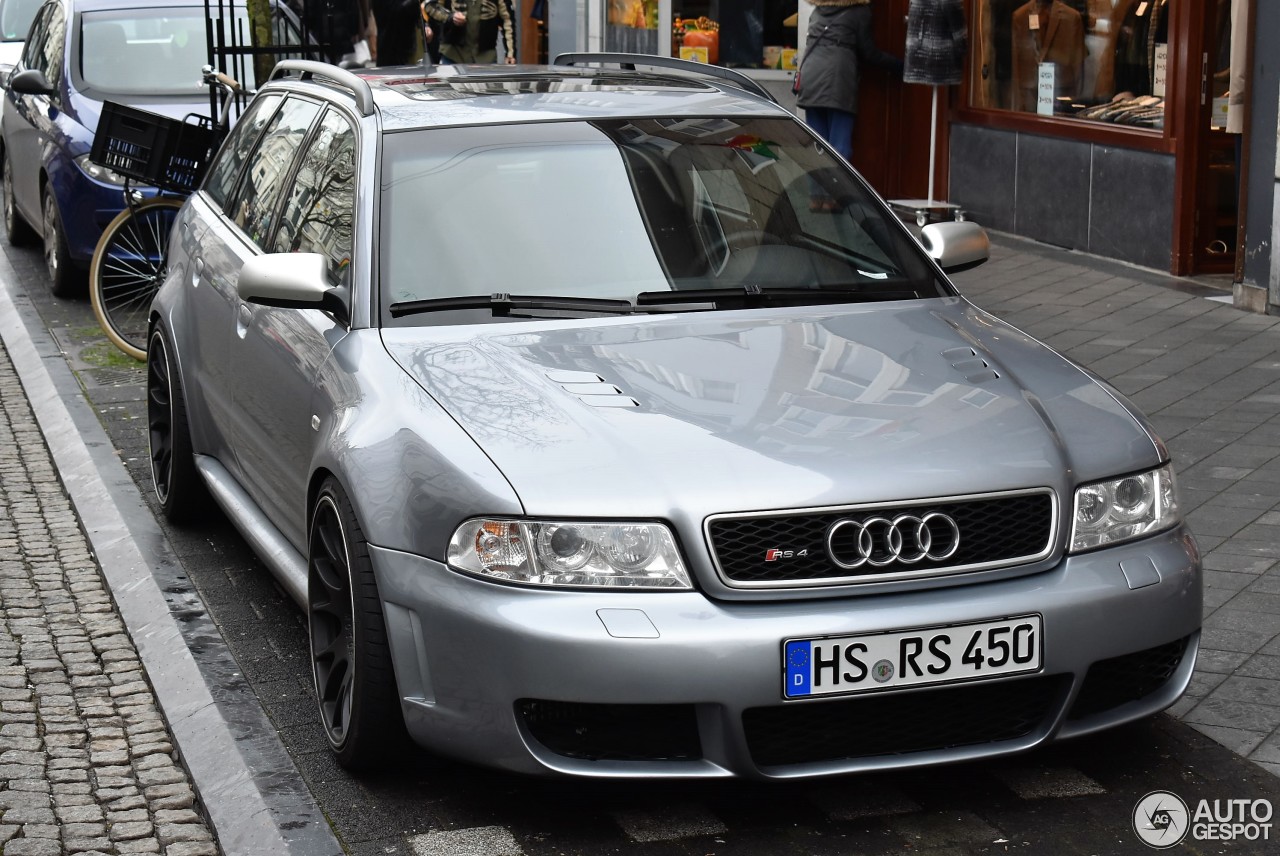 Audi RS4 Avant B5