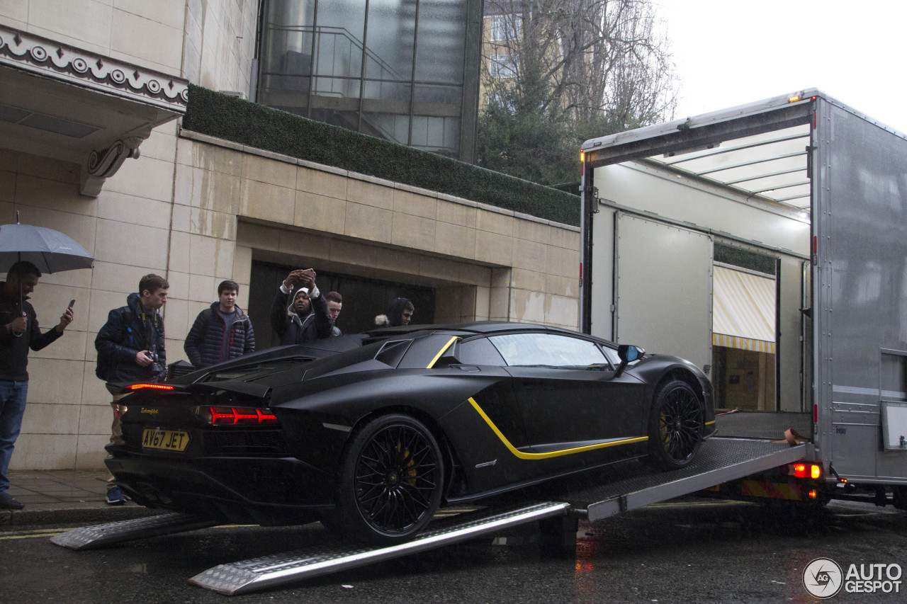 Lamborghini Aventador S LP740-4 Roadster