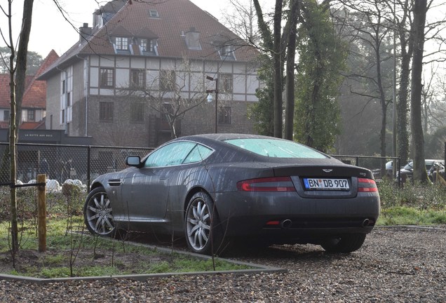 Aston Martin DB9