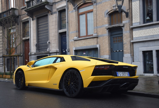 Lamborghini Aventador S LP740-4