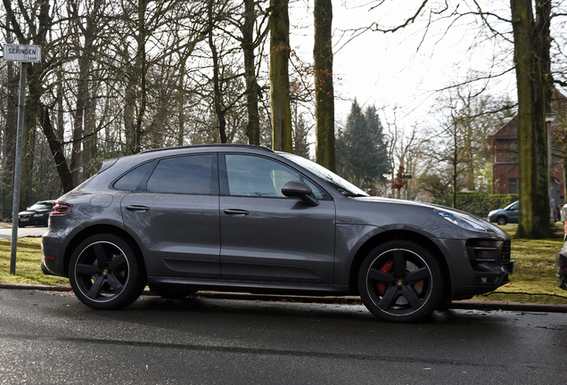 Porsche 95B Macan Turbo