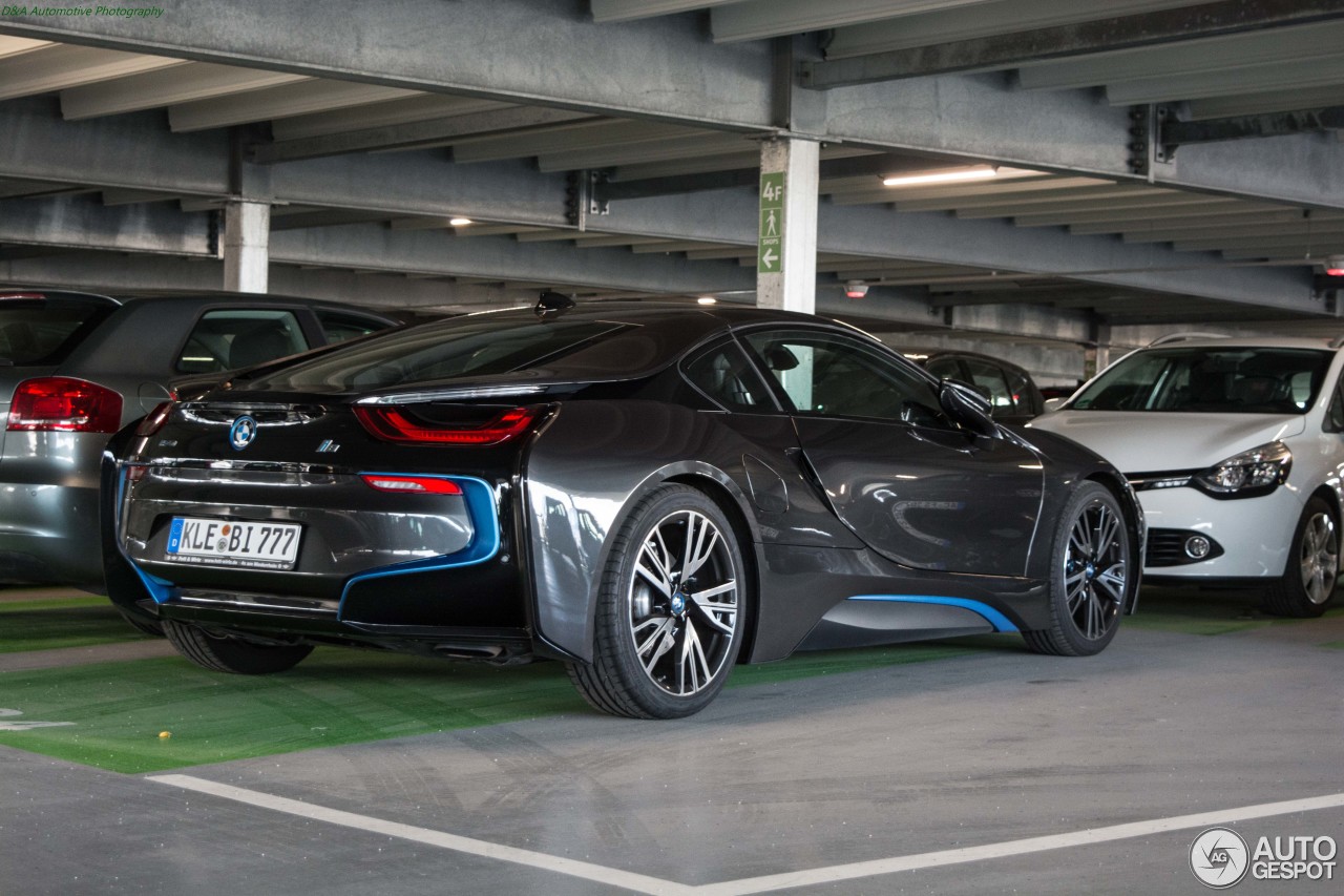 BMW i8