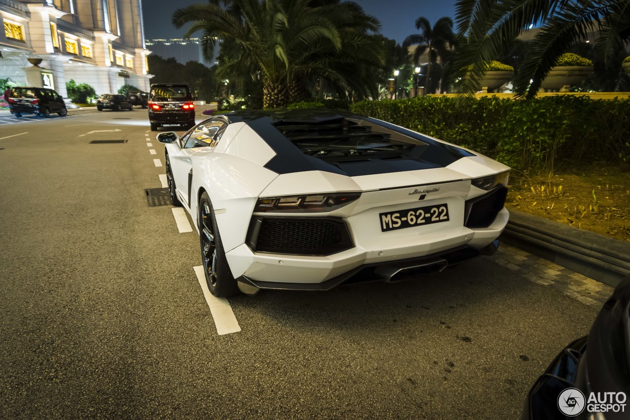 Lamborghini Aventador LP700-4