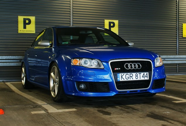 Audi RS4 Sedan