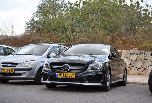 Mercedes-Benz CLA 45 AMG C117