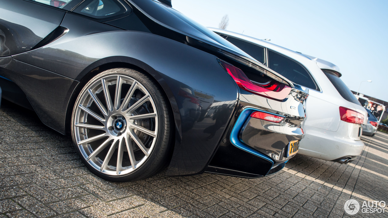 BMW i8