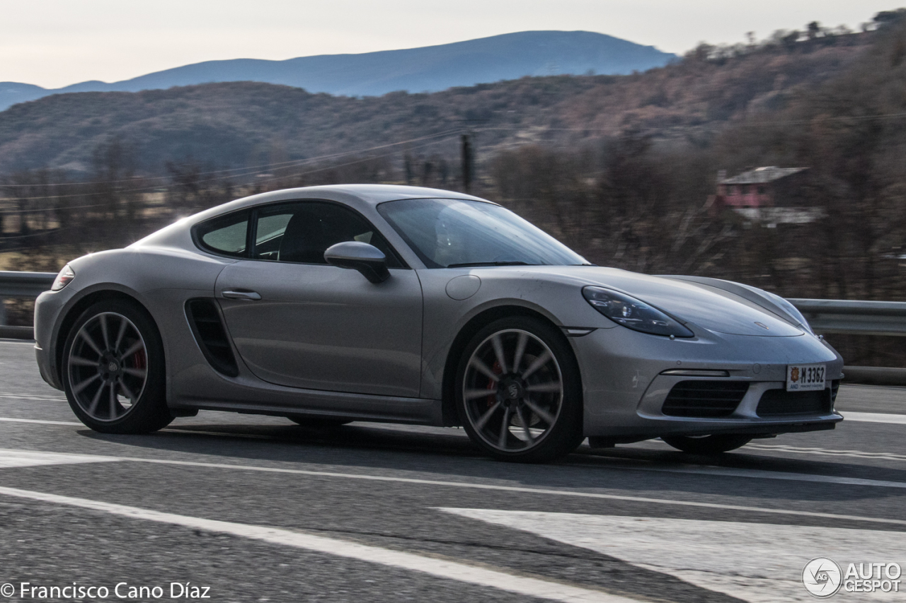 Porsche 718 Cayman S