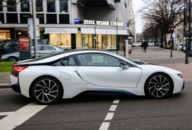 BMW i8