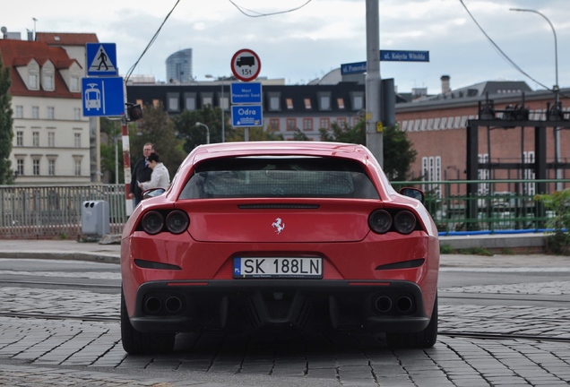 Ferrari GTC4Lusso T