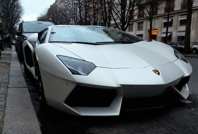 Lamborghini Aventador LP700-4