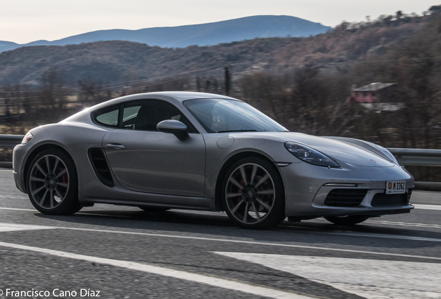 Porsche 718 Cayman S