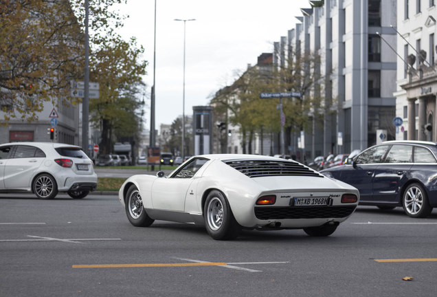 Lamborghini Miura P400