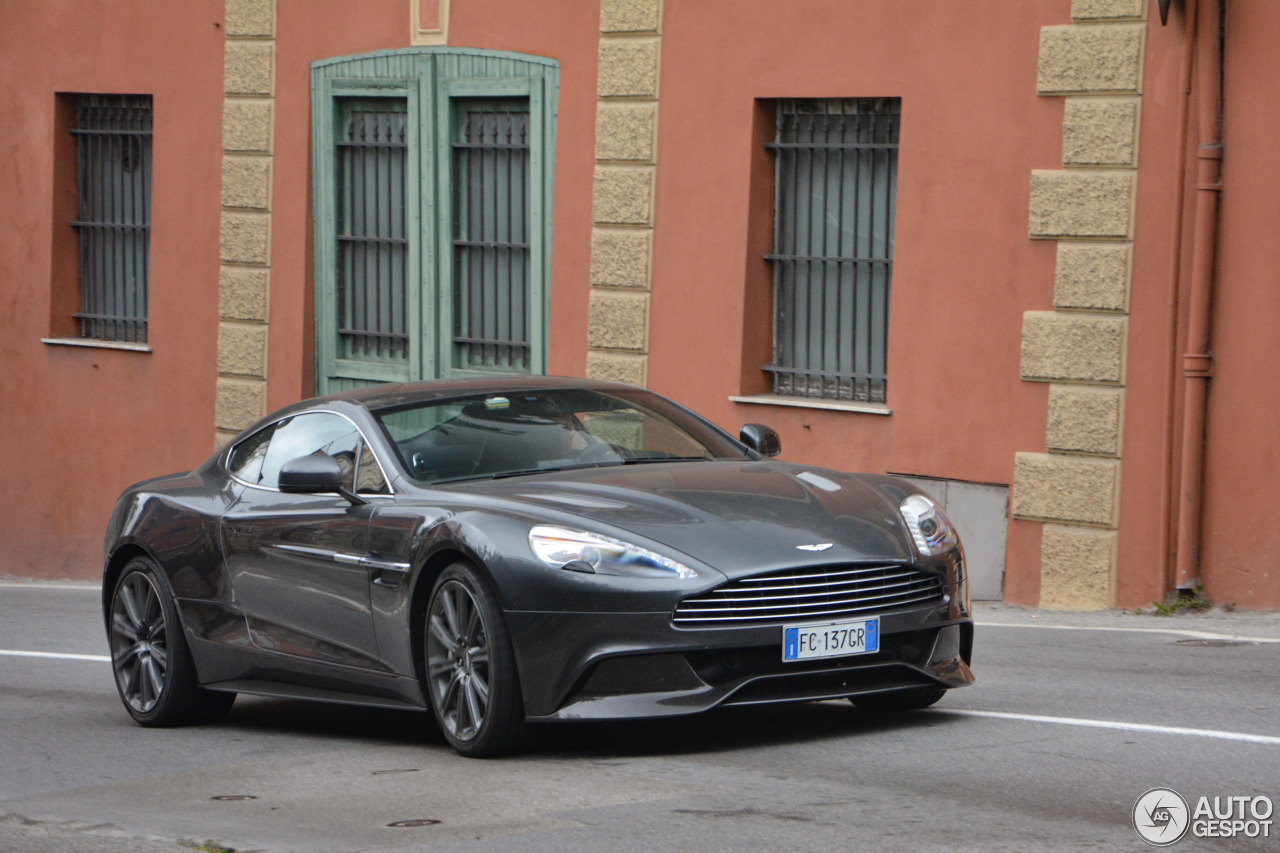 Aston Martin Vanquish 2013