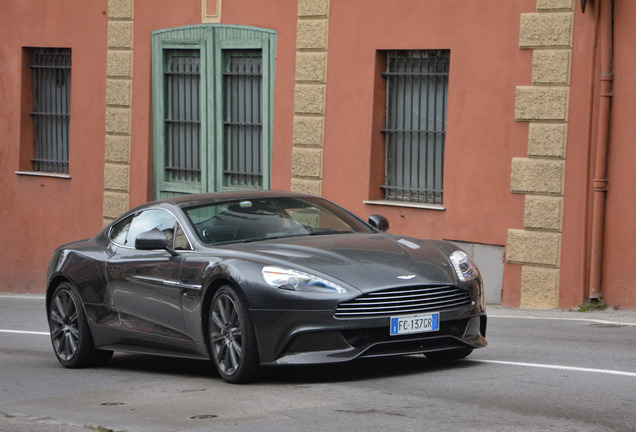 Aston Martin Vanquish 2013