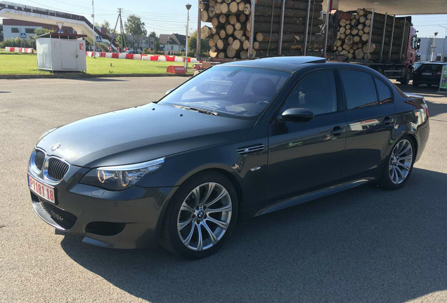 BMW M5 E60 2007