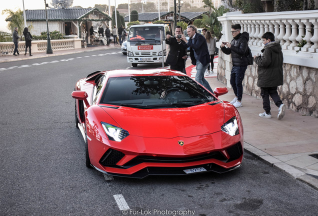 Lamborghini Aventador S LP740-4