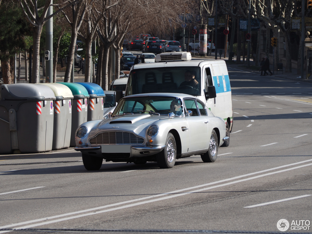 Aston Martin DB6 MKI