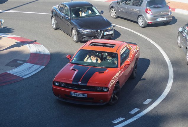 Dodge Challenger SRT-8