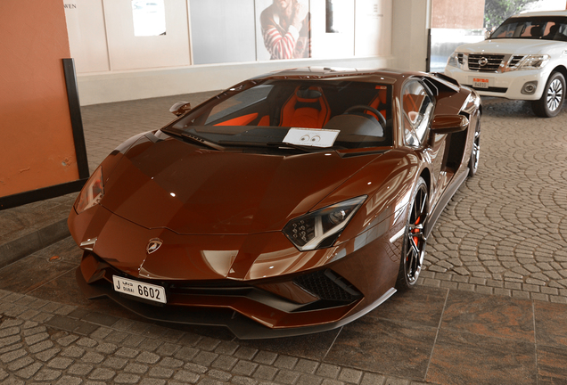 Lamborghini Aventador S LP740-4