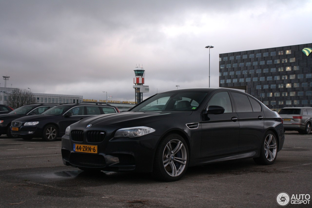 BMW M5 F10 2011