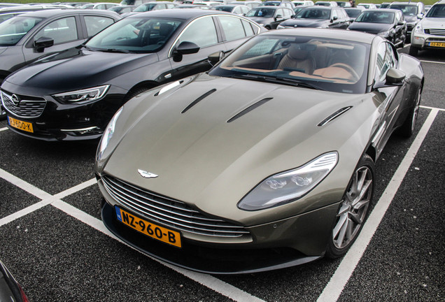 Aston Martin DB11