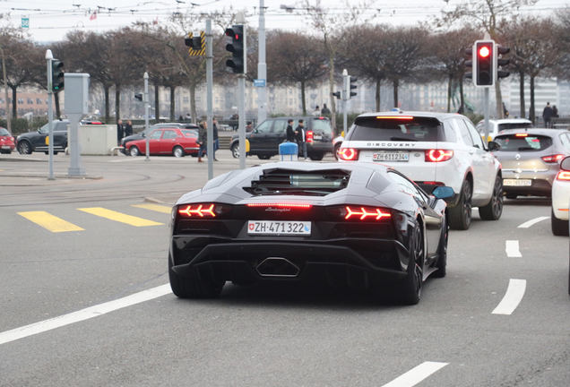 Lamborghini Aventador S LP740-4