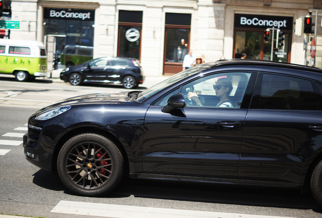 Porsche 95B Macan GTS