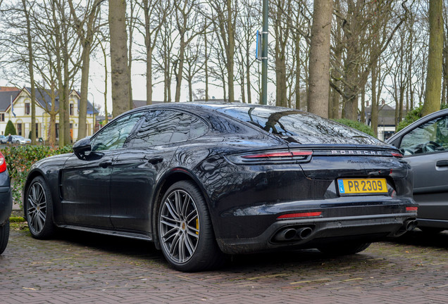 Porsche 971 Panamera Turbo