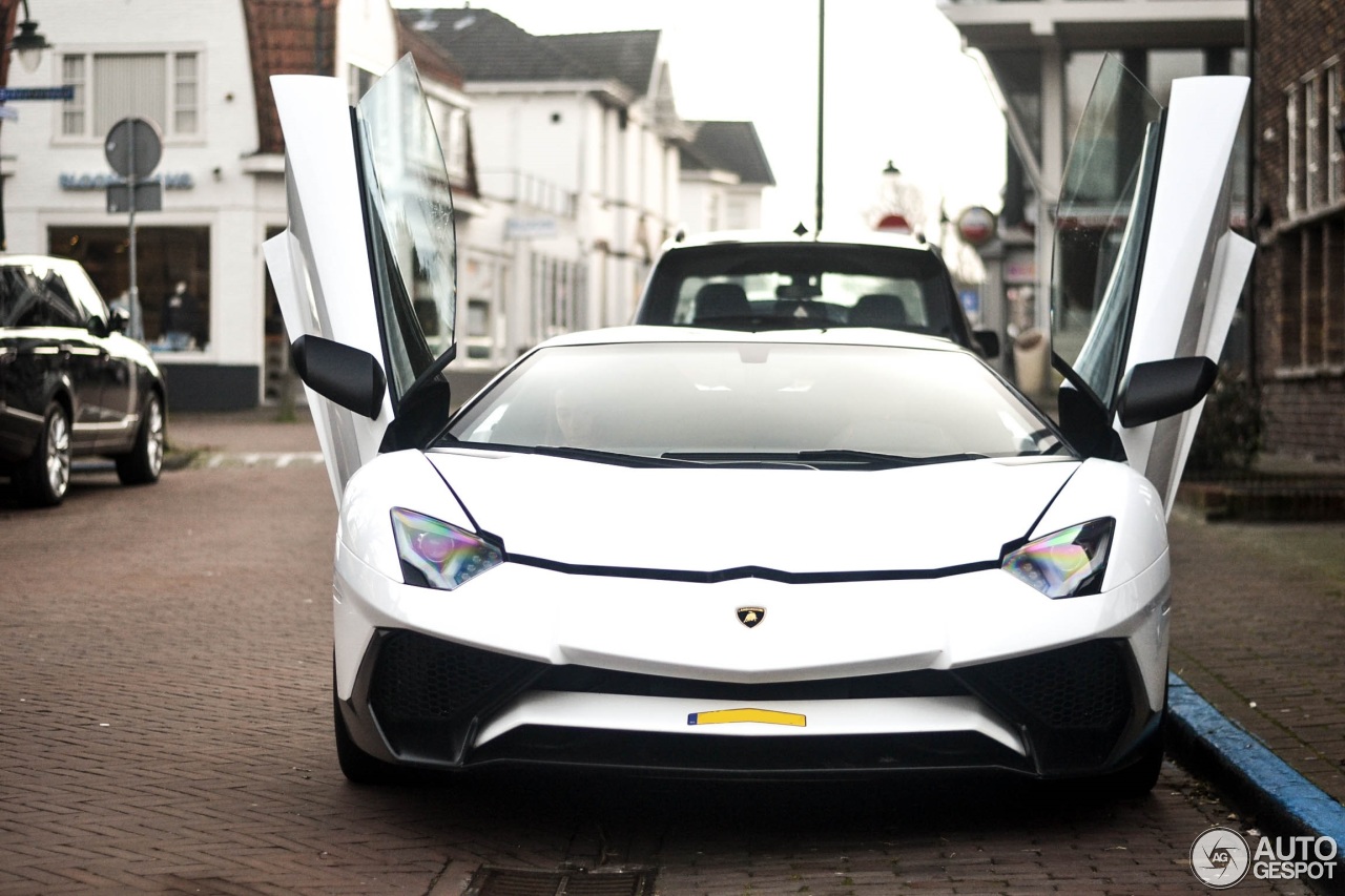 Lamborghini Aventador LP750-4 SuperVeloce Roadster