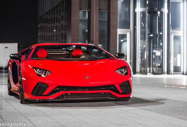 Lamborghini Aventador S LP740-4