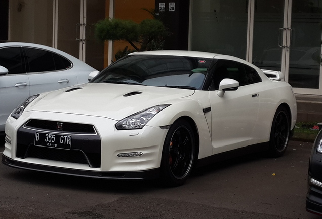 Nissan GT-R 2012