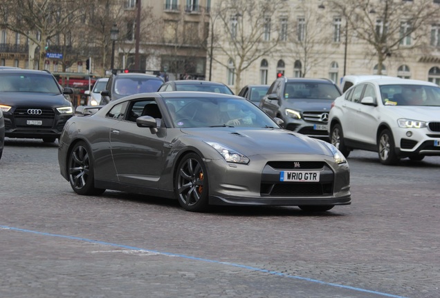 Nissan GT-R