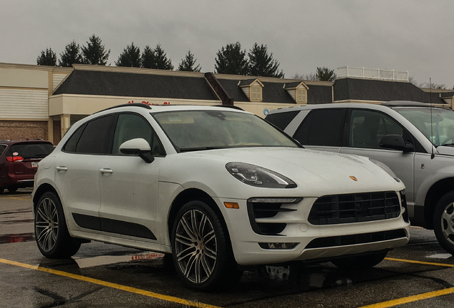 Porsche 95B Macan GTS