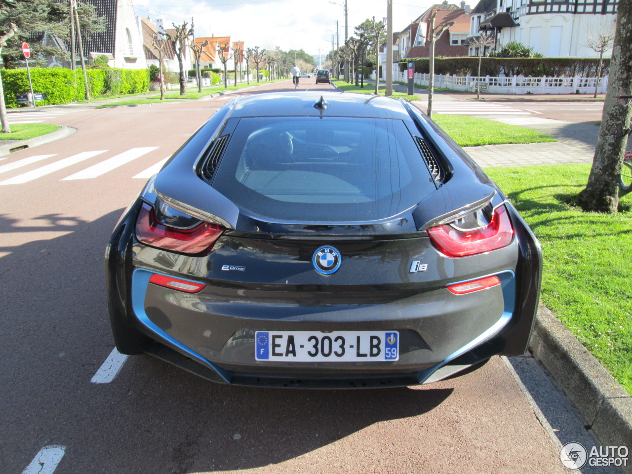 BMW i8