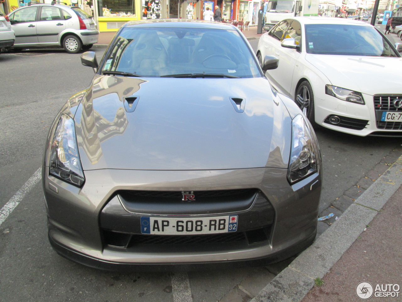 Nissan GT-R