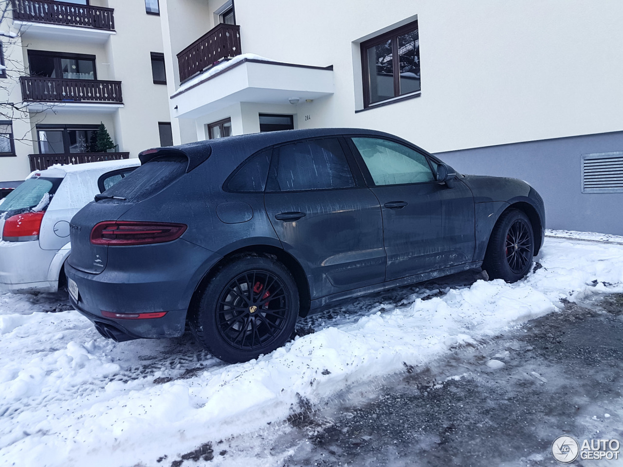 Porsche 95B Macan GTS