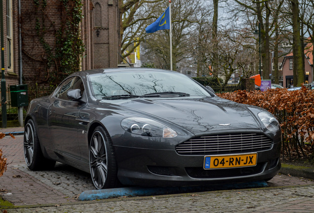 Aston Martin DB9