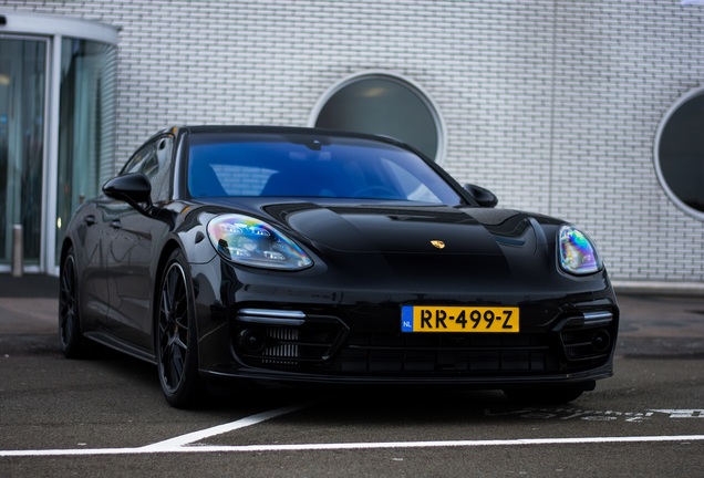 Porsche 971 Panamera Turbo