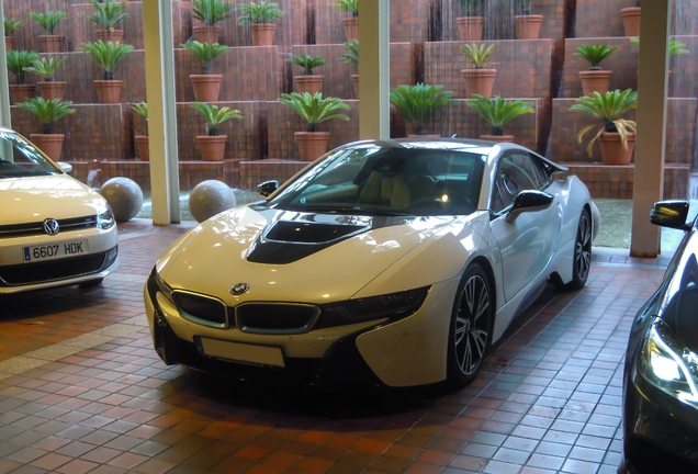 BMW i8