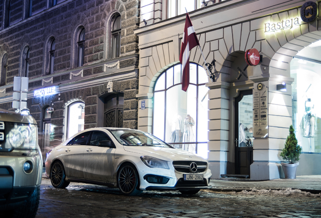 Mercedes-Benz CLA 45 AMG C117