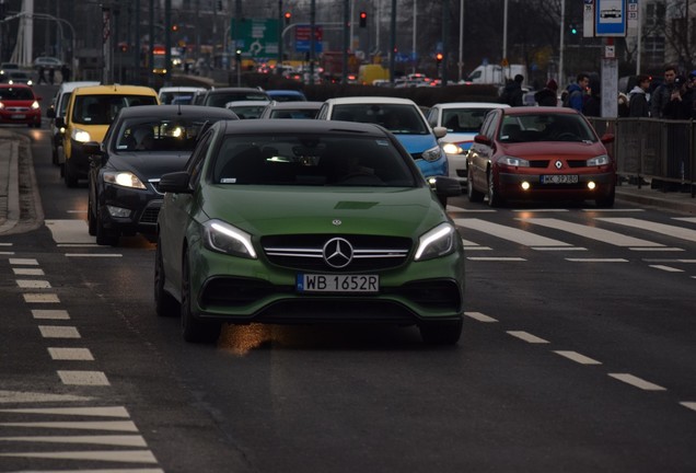 Mercedes-AMG A 45 W176 2015