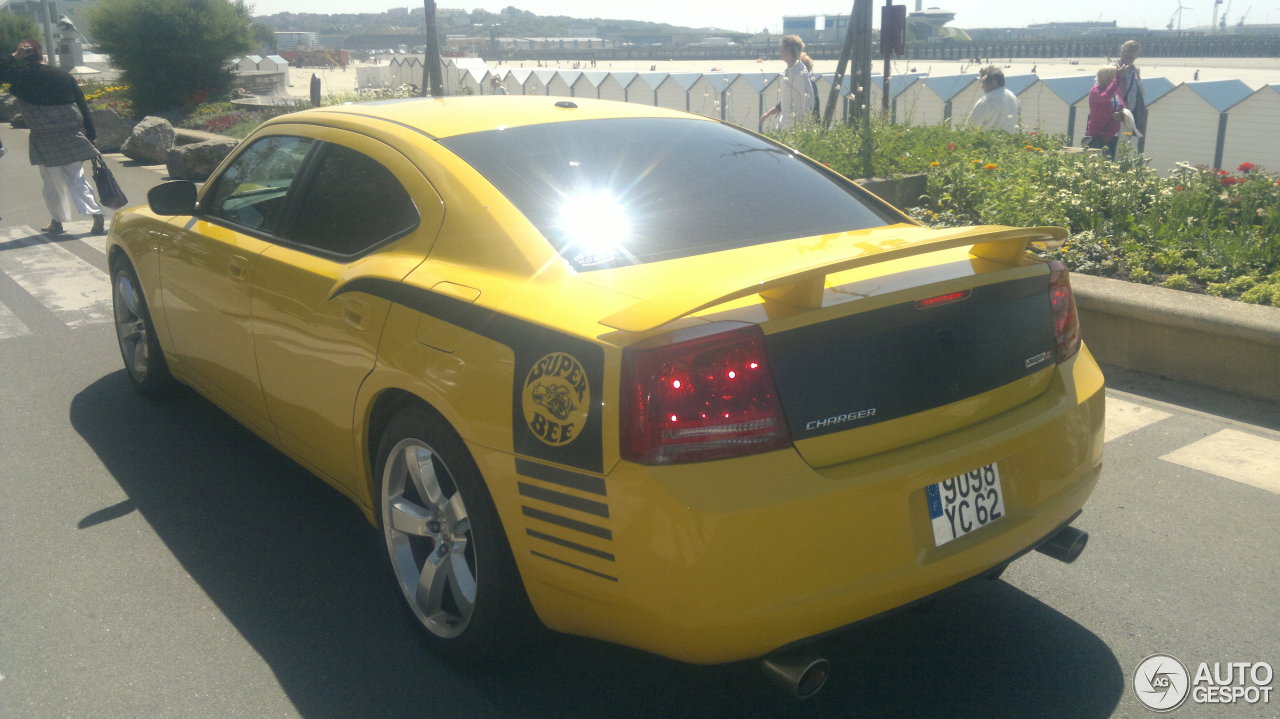 Dodge Charger SRT-8 Super Bee