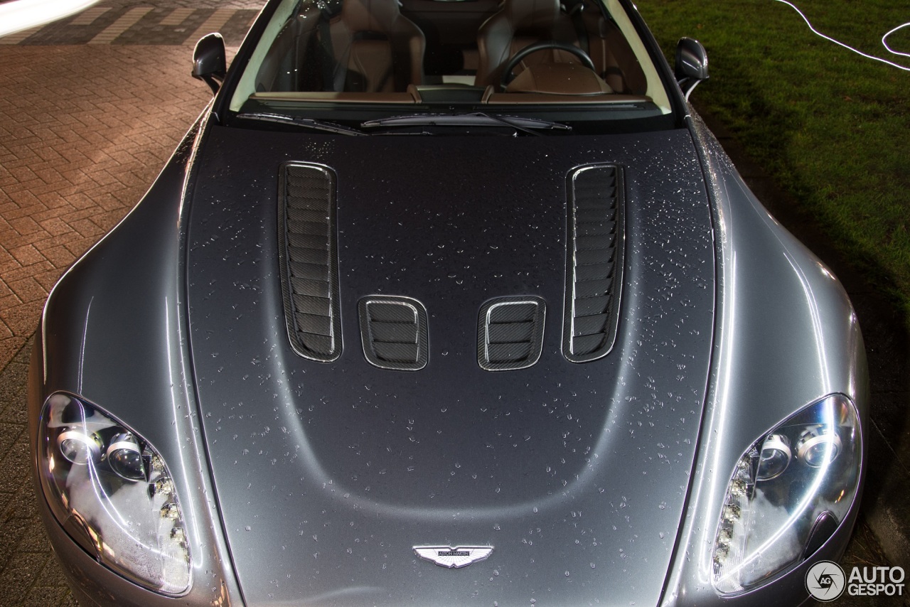 Aston Martin V12 Vantage